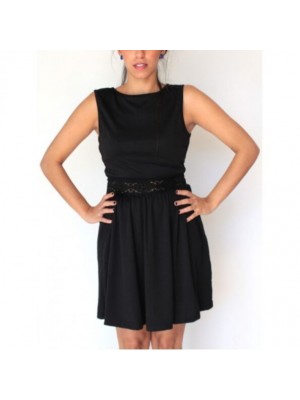 Rochie neagră fără mâneci