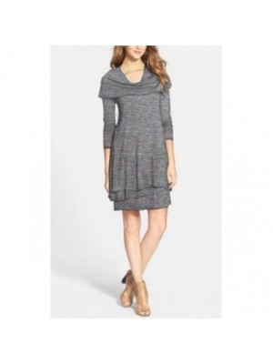 Rochie cu guler eșarfă Rochie cu guler eșarfă