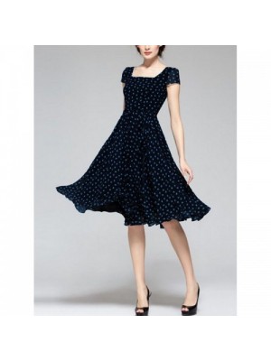 Rochie delicată cu buline
