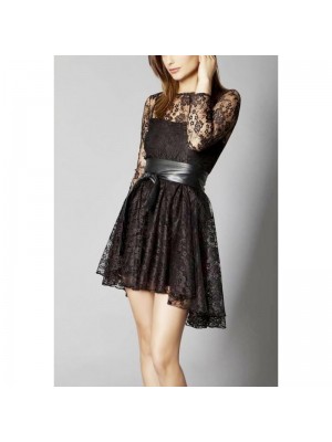 Rochie din dantela cu centura de piele